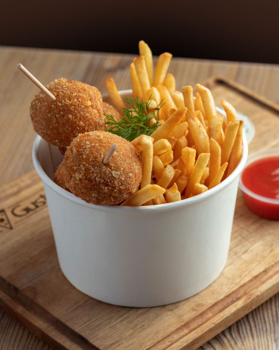 CHICKEN BALLS WITH CHEESE